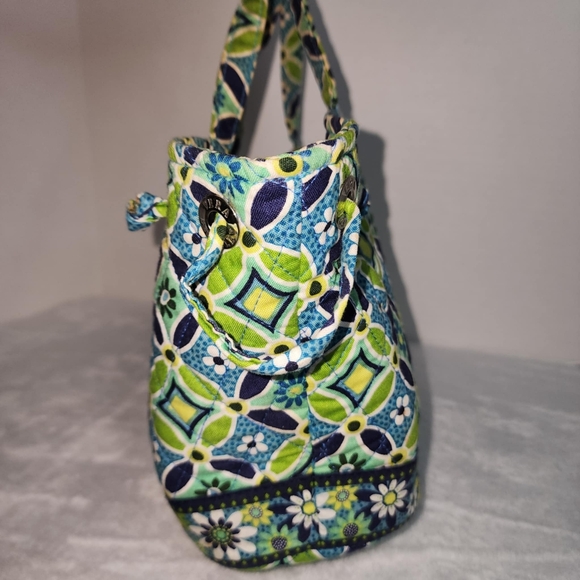 Vera Bradley small purse. - Picture 4 of 10